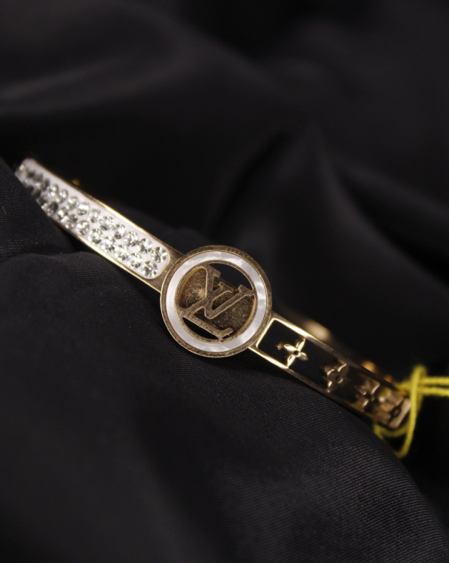 Anti-Tarnish Crystal Luxe Bangle – Gold Finish